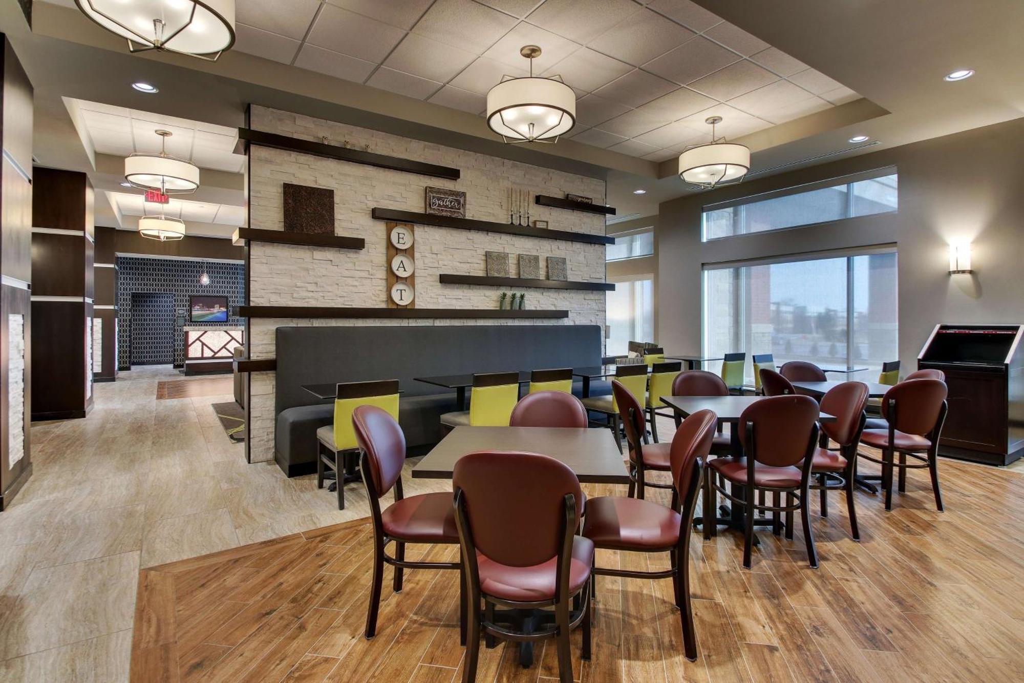 Drury Inn & Suites Cleveland 比奇伍德 外观 照片