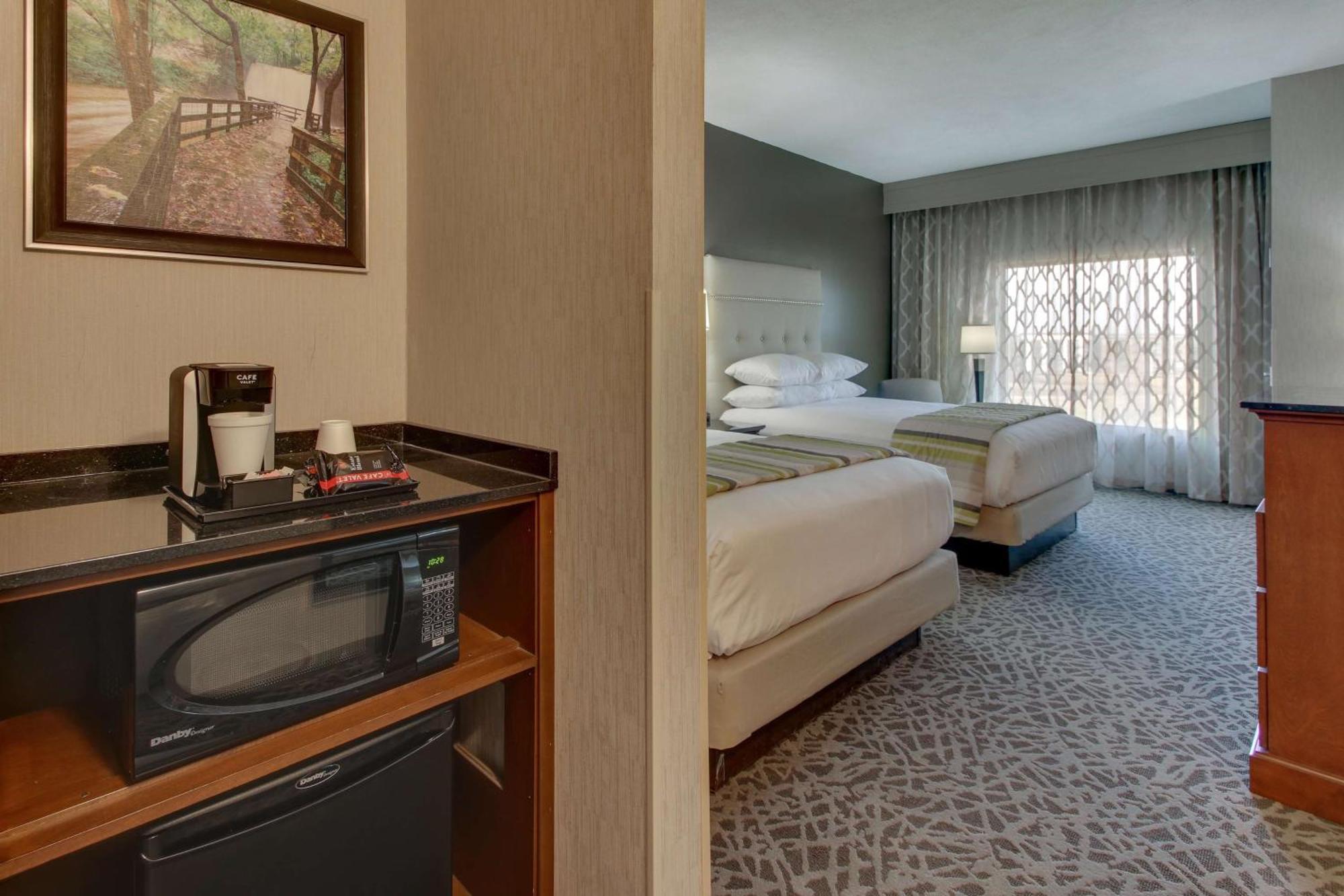 Drury Inn & Suites Cleveland 比奇伍德 外观 照片