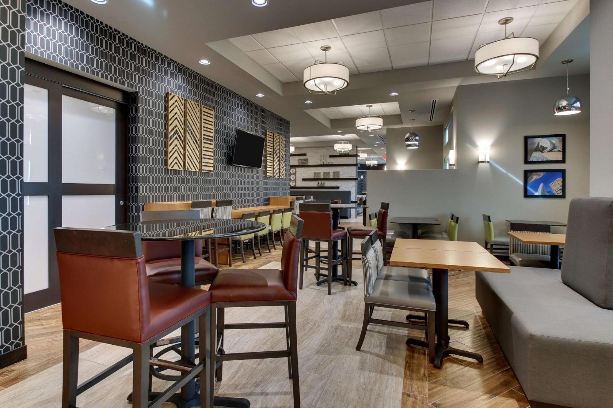 Drury Inn & Suites Cleveland 比奇伍德 外观 照片