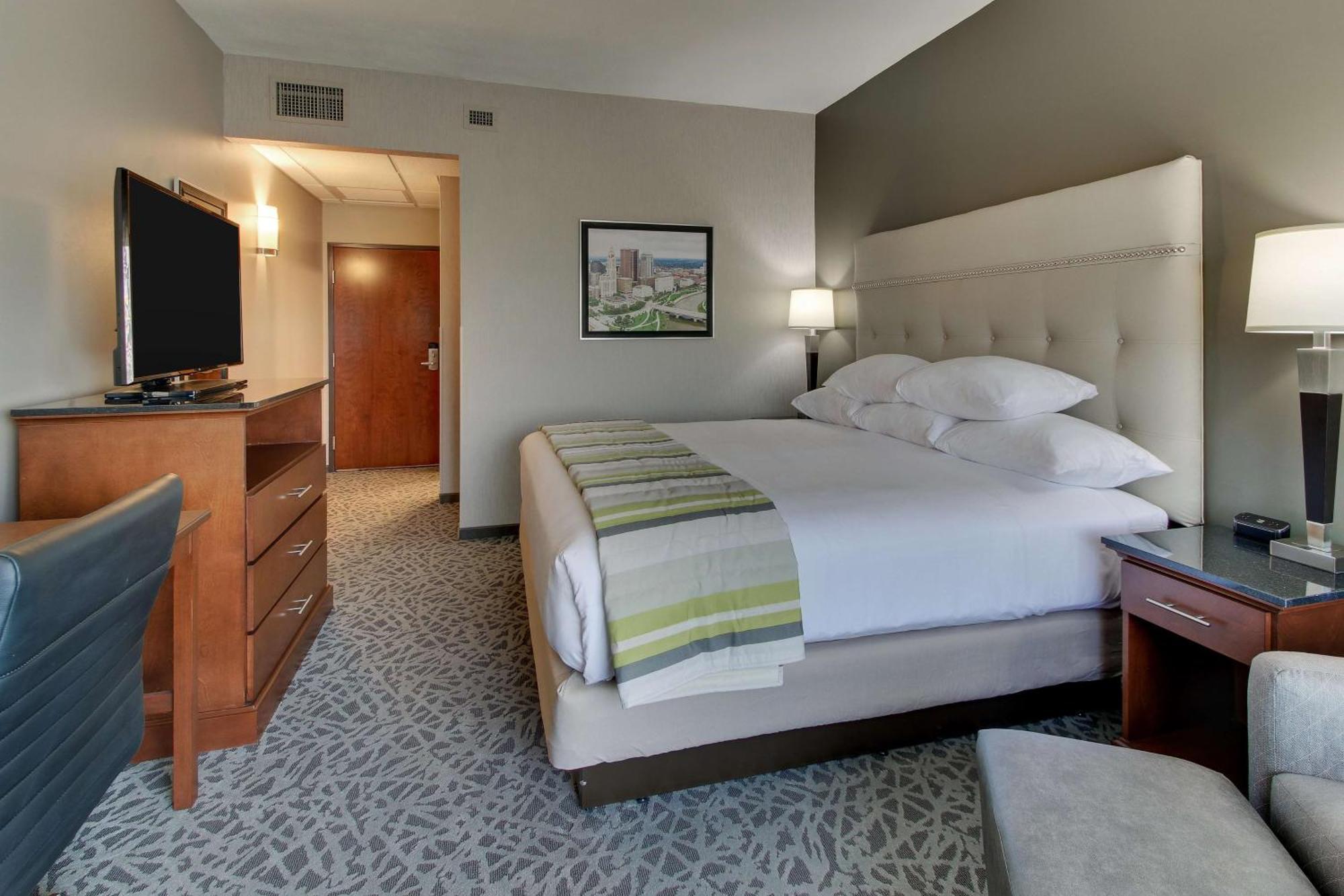 Drury Inn & Suites Cleveland 比奇伍德 外观 照片