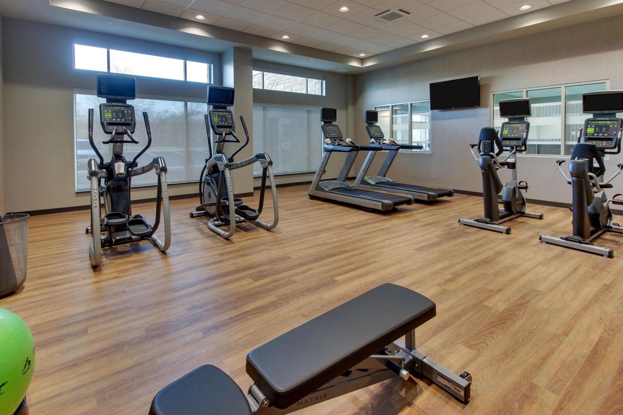 Drury Inn & Suites Cleveland 比奇伍德 外观 照片