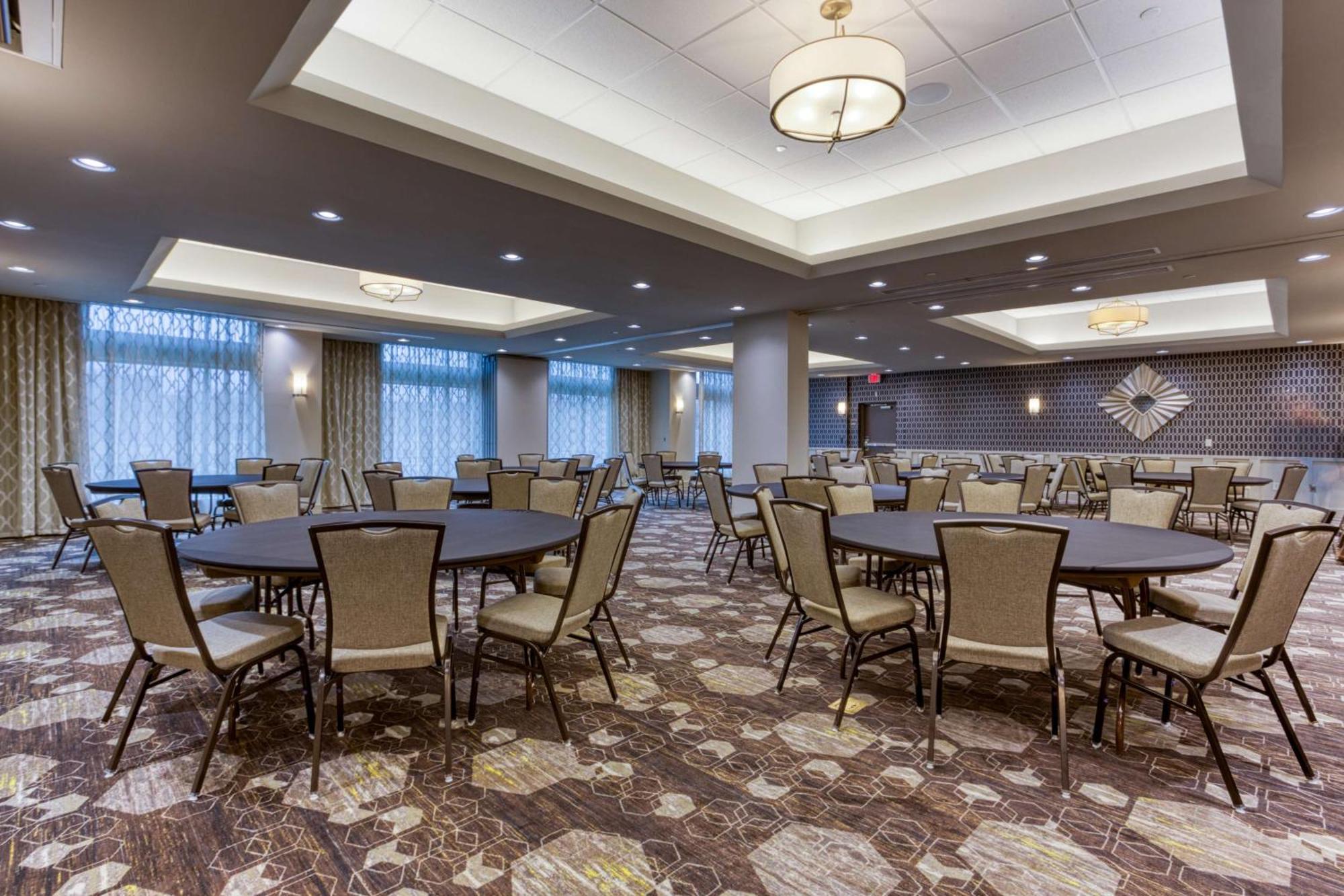 Drury Inn & Suites Cleveland 比奇伍德 外观 照片
