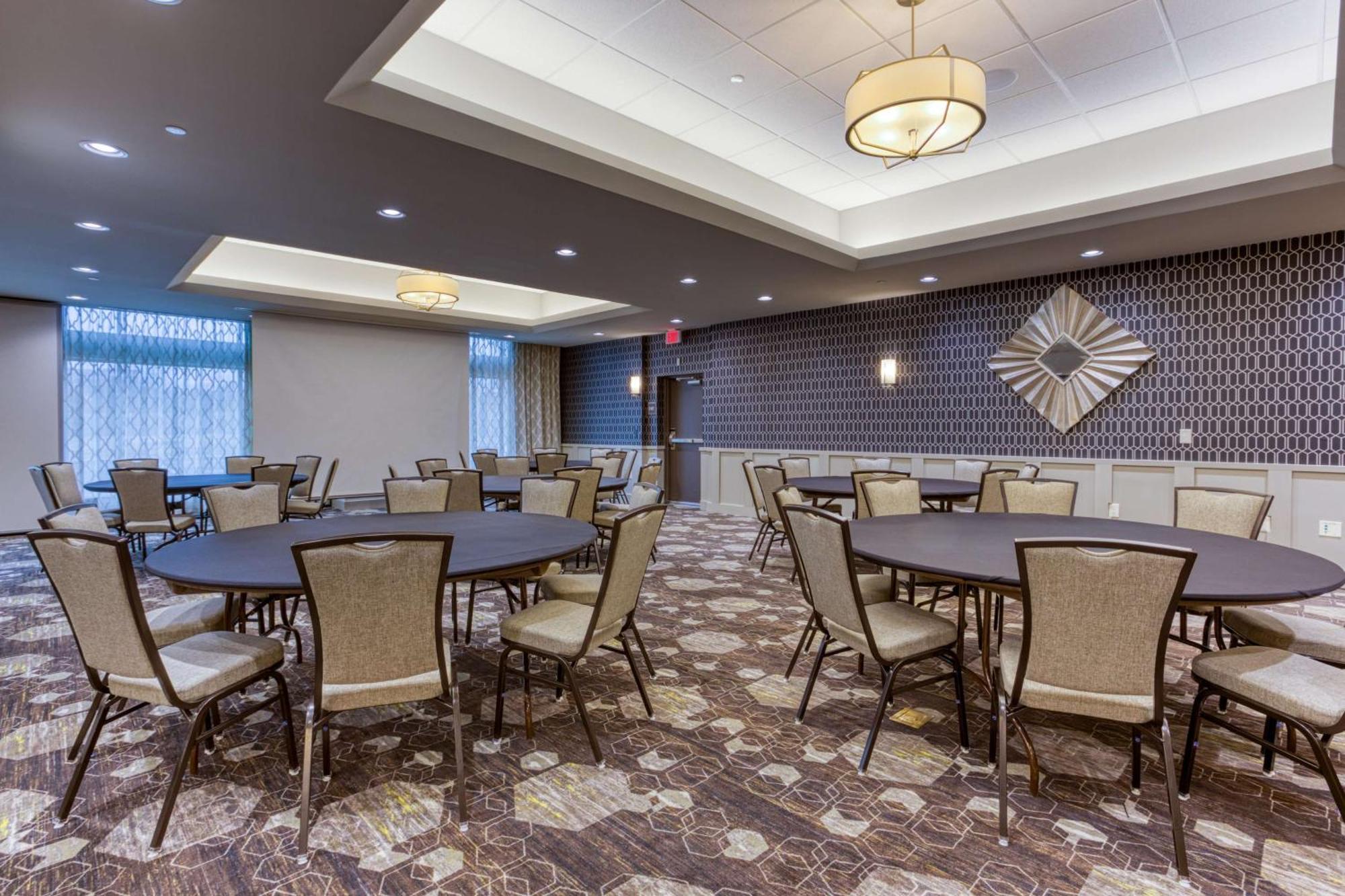 Drury Inn & Suites Cleveland 比奇伍德 外观 照片