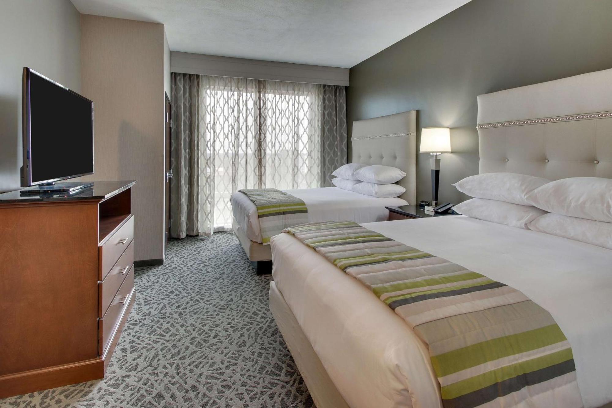 Drury Inn & Suites Cleveland 比奇伍德 外观 照片