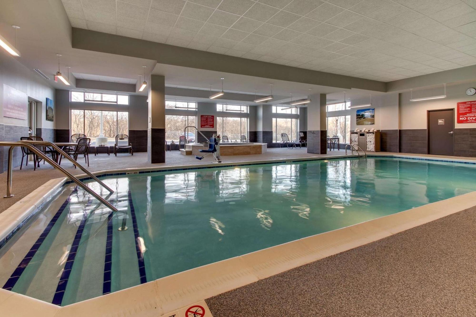 Drury Inn & Suites Cleveland 比奇伍德 外观 照片