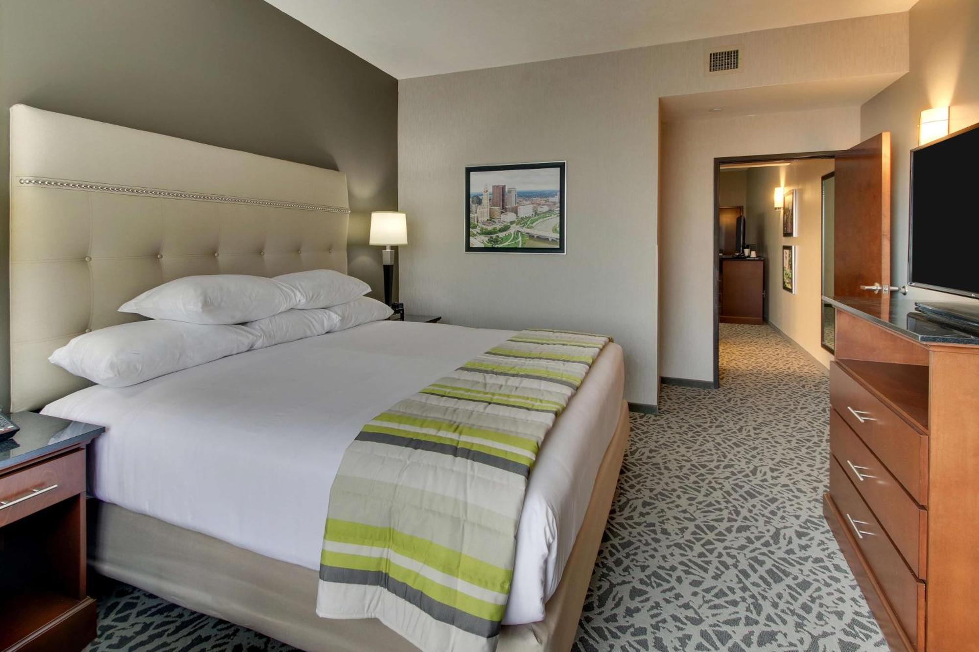 Drury Inn & Suites Cleveland 比奇伍德 外观 照片