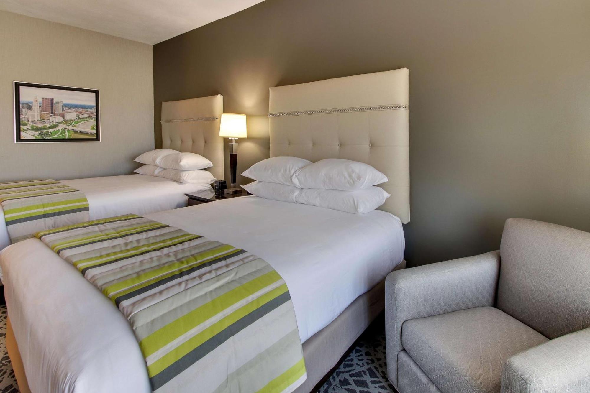 Drury Inn & Suites Cleveland 比奇伍德 外观 照片