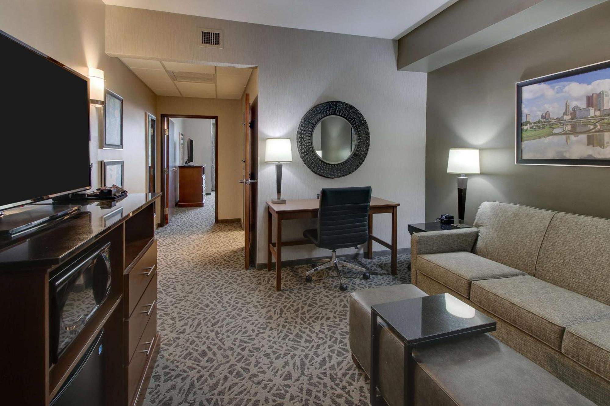 Drury Inn & Suites Cleveland 比奇伍德 外观 照片