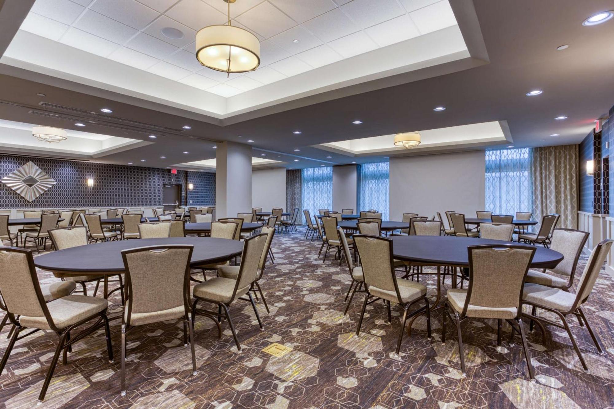 Drury Inn & Suites Cleveland 比奇伍德 外观 照片
